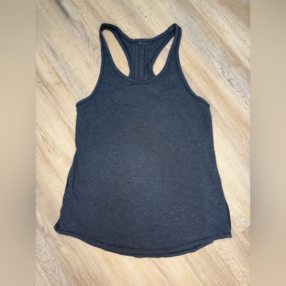 Heathered grey Lululemon Yogi Everyday tank
